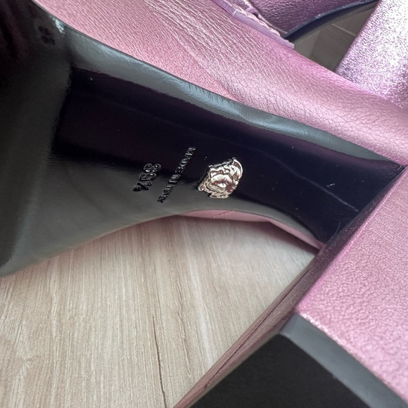 BRAND NEW Authentic!! Versace Pink '95 Medusa Platform Pumps - Picture 6 of 11